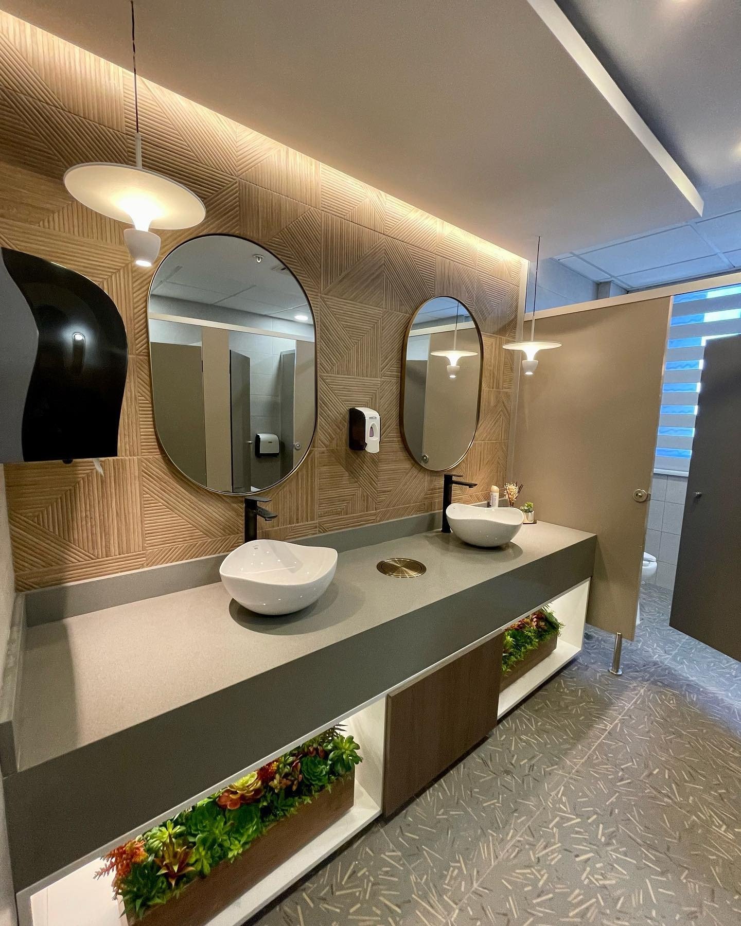 imgi_5_333456023_563055789112806_5104255083007742553_n